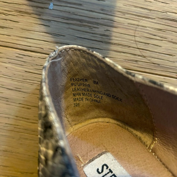 Steve Madden Snake Print Womens Shoe - Picture 5 of 6